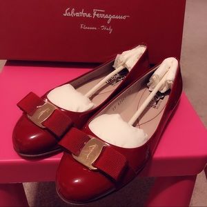 Salvatore Ferragamo Varina (Size 6.5)